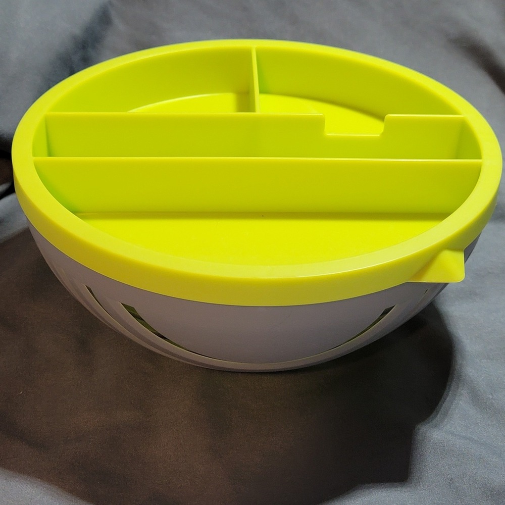 Pampered Chef Salad colander/cutting guide and‎ divided tray NO BOWL OR LID